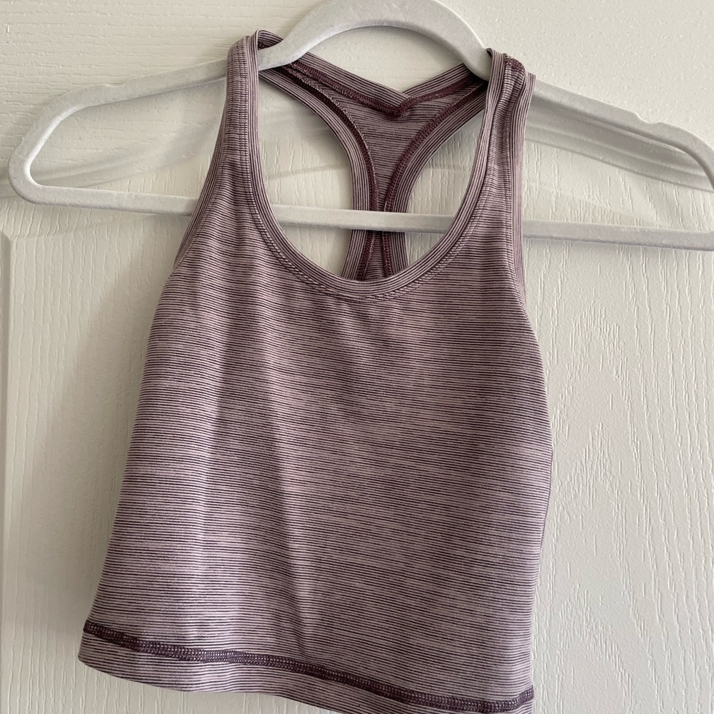 Lululemon crop top.